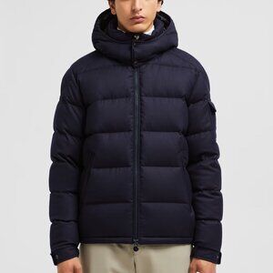 Moncler - Mens Size 5 (fits like an L/XL) Hooded Short Down Jacket
